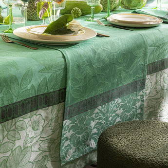 Escapade Tropicale Green Table Runner